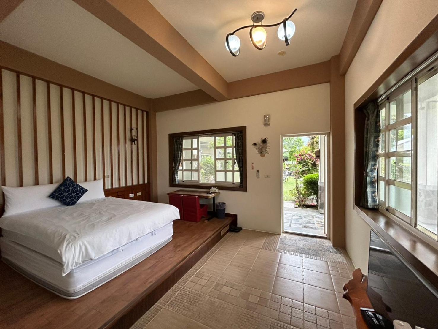 Xian Qing Yu Zhi Homestay Чишан Номер фото